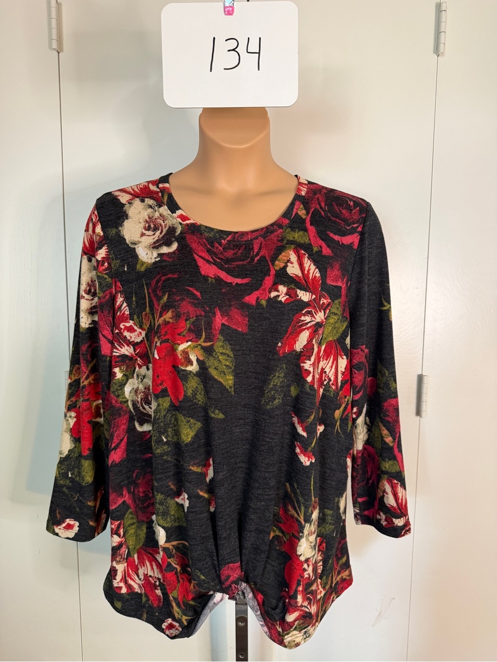 cha cha vente Black Floral Long Sleeve Scoop Neck Top